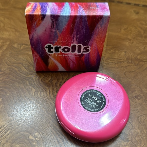 MAC Trolls Glow Rida Beauty Powder New in Box Limited Edition Hard to Find - Picture 3 of 3